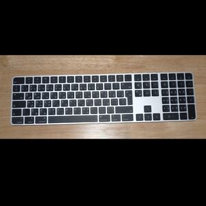 Slim Wireless Aluminum Keyboard - Black & Silver